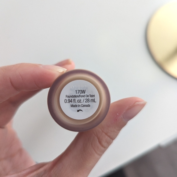 Rare Beauty Liquid Touch Weightless foundation in 170W - Picture 3 of 4